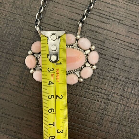 Sterling Silver Pink Conch Navajo Handmade Necklace Maxine Ramirez - Picture 5 of 6